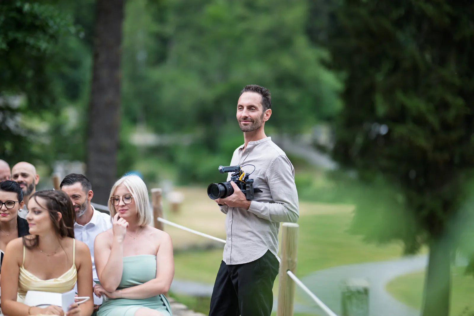 Laurent Henry filming an outdoor wedding with a stabilised camera